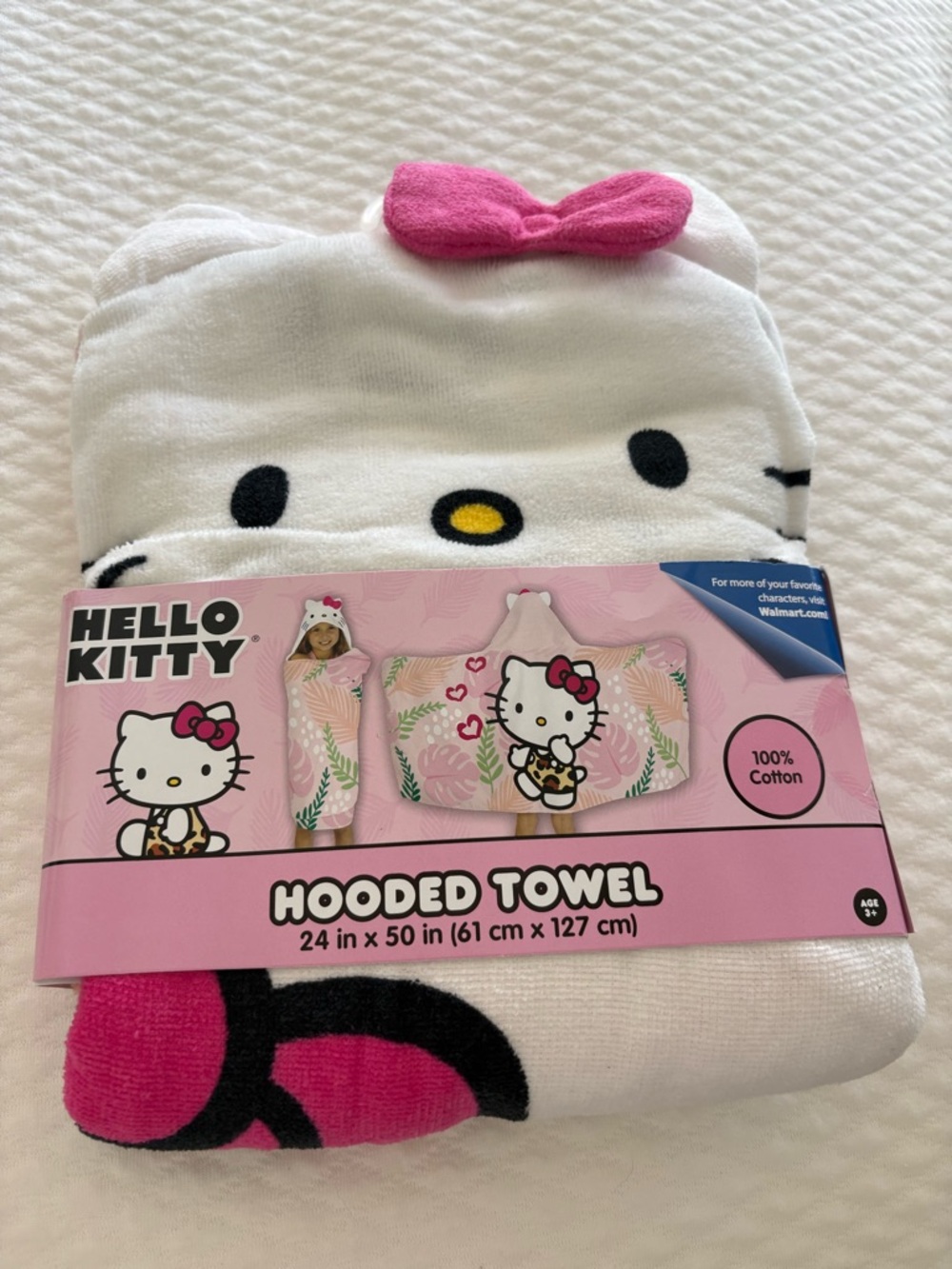 Hello Kitty White Hooded Towel with Pink Bow